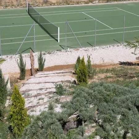 Tenuta Cerretino Piscina Tennis Billardo Montefortino