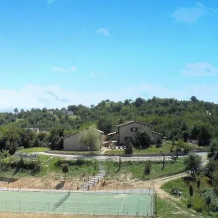 Tenuta Cerretino Piscina Tennis Billardo * Montefortino