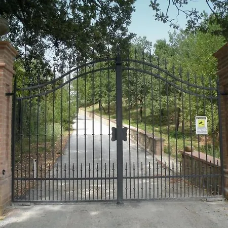 Tenuta Cerretino Piscina Tennis Billardo